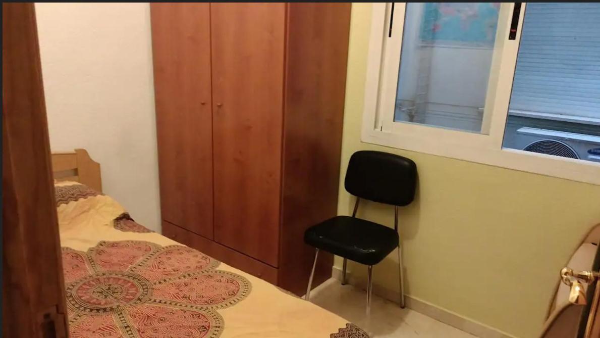 Economic Private Room In Center Of Гранада Экстерьер фото